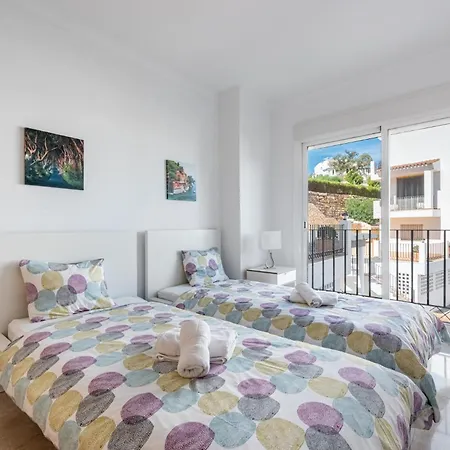 Apartment 3 Bedroom Huge Terrace Pool & Views *