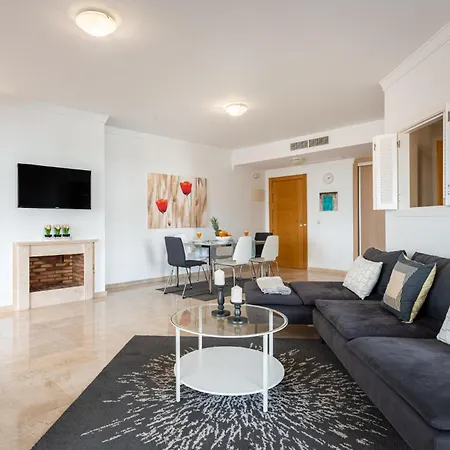 Apartment 3 Bedroom Huge Terrace Pool & Views