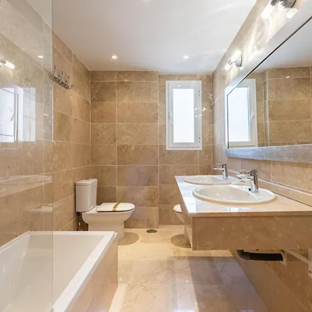 3 Bedroom Huge Terrace Pool & Views Apartment